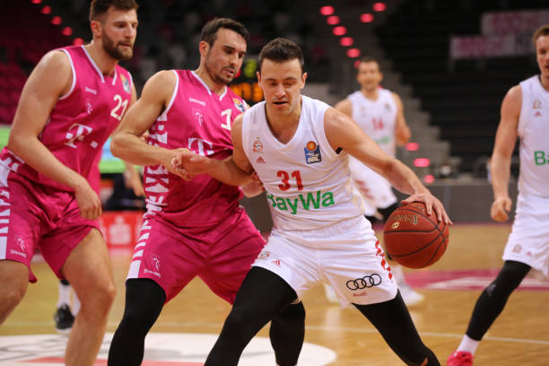 他不仅仅是 他不仅仅是